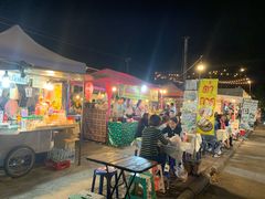 -席娜卡琳火车铁道夜市