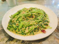 臭豆腐炒茼蒿-浩海火烧云傣家菜(京广店)