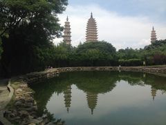 -三塔倒影公园