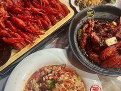 -肥肥虾庄·金牌油焖大虾(汉街SKP店)