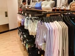 -lululemon(上海浦东IFC店)