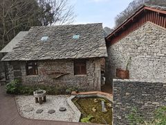 -高荡千年布依古寨旅游景区