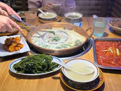 -洱火云南酸菜牛肉火锅(石景山当代商城店)