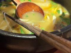 -银米·云南传统过桥米线(双廊黑金冠店)