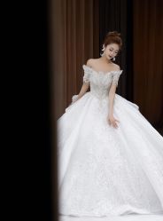 -莫小姐婚纱