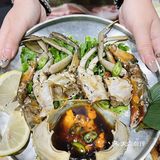 在北京，这一口酱蟹真是让人欲罢不能🦀️  