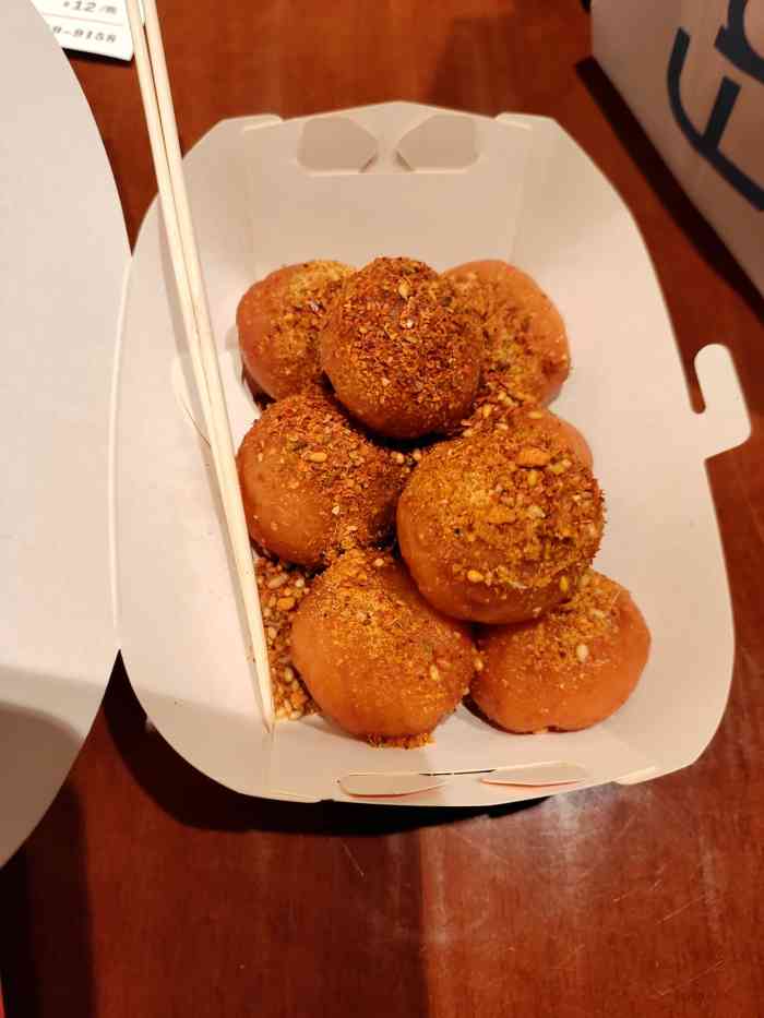 澳门爆汁脆骨烧-"没吃正餐想随便吃点啥,店员是很热情的啦!