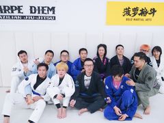 -菠萝格斗巴西柔术训练馆