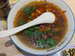 特色酸辣粉-小杨生煎(天之骄子店)