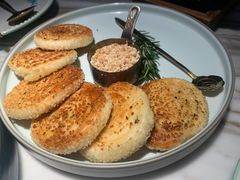 鹅肝酱葱油饼-蜜桃花开·中西融合菜E&W(南长街店)