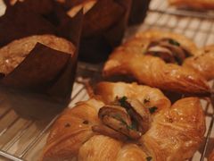 -VERIE BAKEHOUSE
