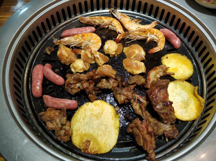 牛真炭东北地炉烤肉-"口味中规中矩,分量比以前吃要少一点.比.