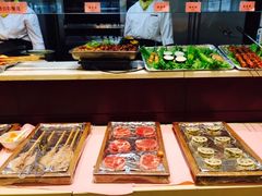 -凤冠假日酒店自助餐