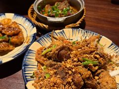 -Cuc Gach Quan Restaurant