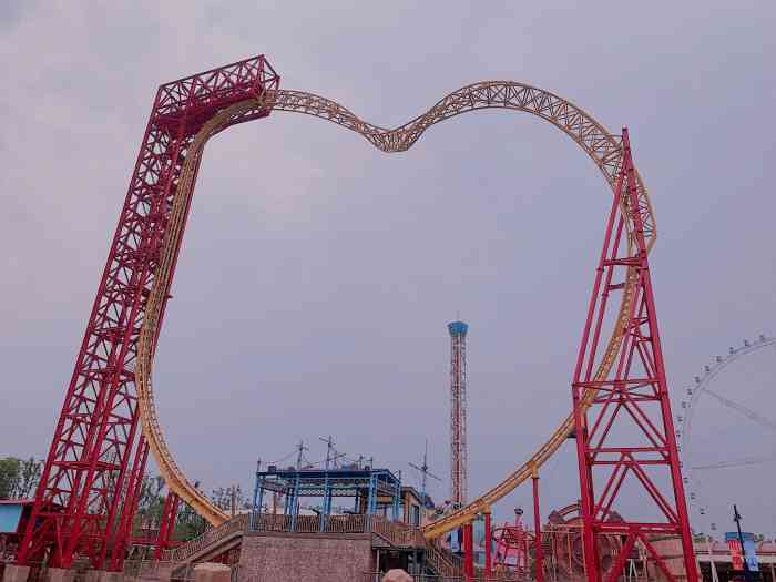 常德卡乐星球欢乐世界-"第一次去卡乐星球是20年,坐着车在园区里.