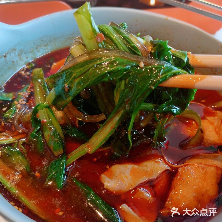 沈阳老式麻辣烫申请出战‖拿首小串