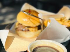 -BOURBON 玻本美式餐厅酒吧(虹桥新天地店)