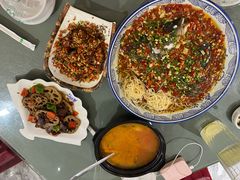 -梓檚中餐厅湖北菜小龙虾武昌鱼排骨藕汤(黄鹤楼店)