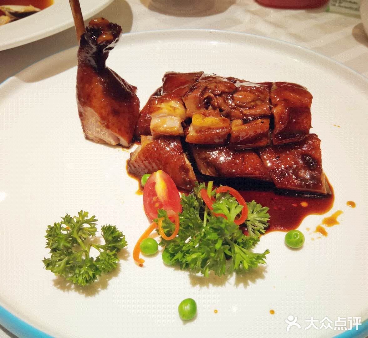 鸭皮烤得很脆，不觉得油腻