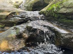 -半月岩风景旅游区