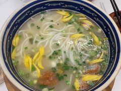 -新世界·过桥米线宴