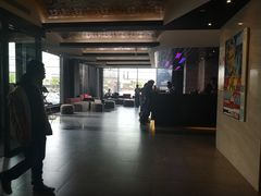 -桔子酒店(上海西藏北路地铁站店)