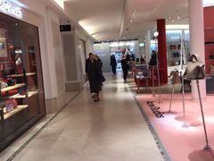 -乐蓬马歇百货公司(Rive Gauche)