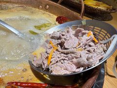 -洱火云南酸菜牛肉火锅(石景山当代商城店)