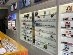 -诺柯视眼镜-蔡司依视路官方工厂店(淞南一店)