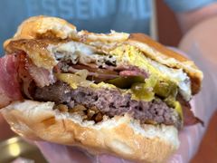 双蛋指椒牛肉汉堡-魏斯理汉堡(西安沣东吾悦店)