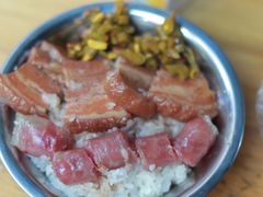 -梁阿婆廿年老牌扣肉糯米饭