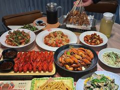 -肥肥虾庄·金牌油焖大虾(汉街SKP店)
