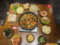 -黔有有贵州酸汤夺夺粉火锅(五味十字店)