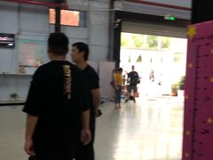 -嘿哟动霸CHUA·新潮玩运动娱乐中心·蹦床滑冰团建乐园