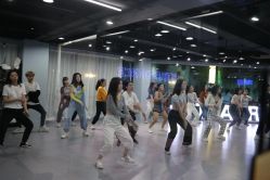 -STAR舞蹈工作室