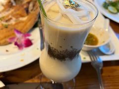 -Chom Cafe and Restaurant