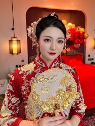 -莫小姐婚纱