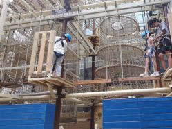 -PIPIKINGDOM皮皮王国欢乐号(欢乐海岸购物中心店)