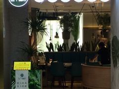 门面-三个椰子·现砍椰子鸡(金源CBD店)