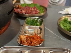 -围炉肉舍•炭烤活鳗•丹东海鲜烤肉(步行街店)