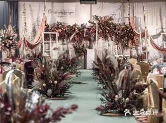 她会带着她的过去，现在和未来 一同而来 牵你的手