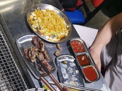 -马路牙子烧烤音乐酒馆(望京店)