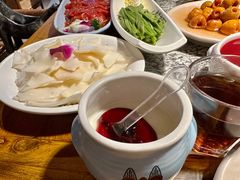 -老牌坊云南鱼豆花火锅(哈西万达店)