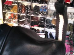 -京伟修鞋洗鞋奢侈品皮具护理店
