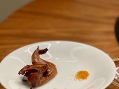 吊烧乳鸽-山海居·经典潮菜