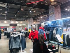 -乐天百货(环球中心店)