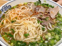 大片牛肉骨汤牛肉面-西部马华清真兰州牛肉面·烧烤夜市(三里河店)
