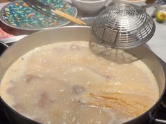 -尚尚仙·酸汤猪手·猪肚鸡火锅(华联万柳购物中心店)