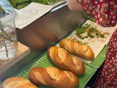 -Bánh Mì Huynh Hoa