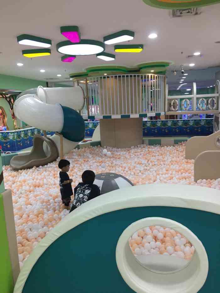 绿豆蛙儿童乐园